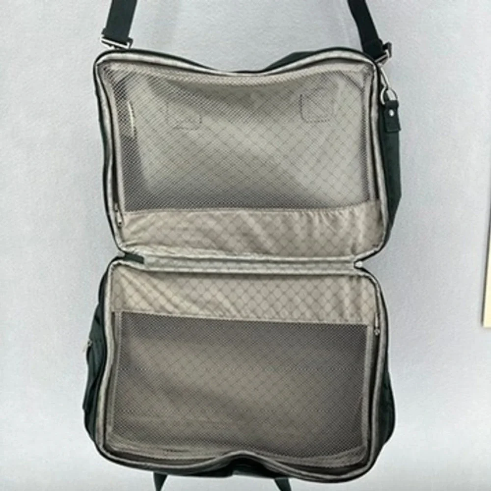 VTG American Tourister Green Canvas Bag Travel Carry On Luggage‎ DEADSTOCK